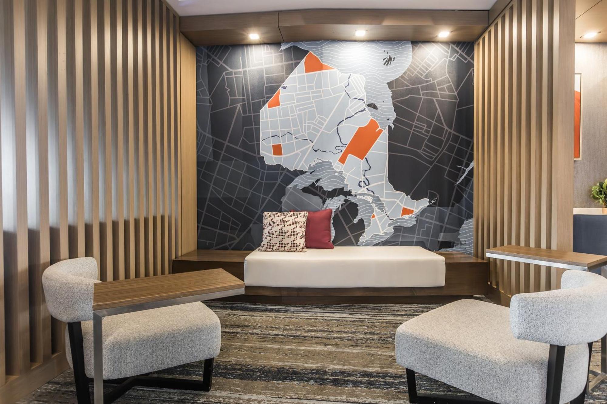 Holiday Inn Express & Suites - Toronto Airport South By Ihg Exterior photo